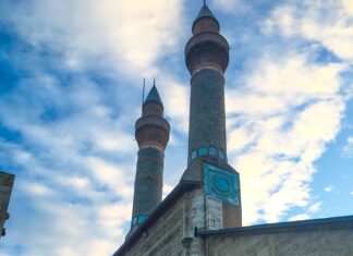 Âşiyanda Günlük Hayat ve Estetik Düzen